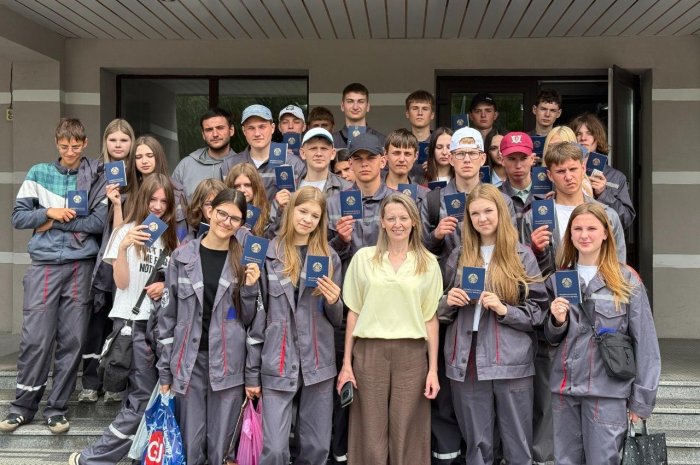 «Трудовой десант на БЦЗ: бойцы студотрядов наводят порядок»
