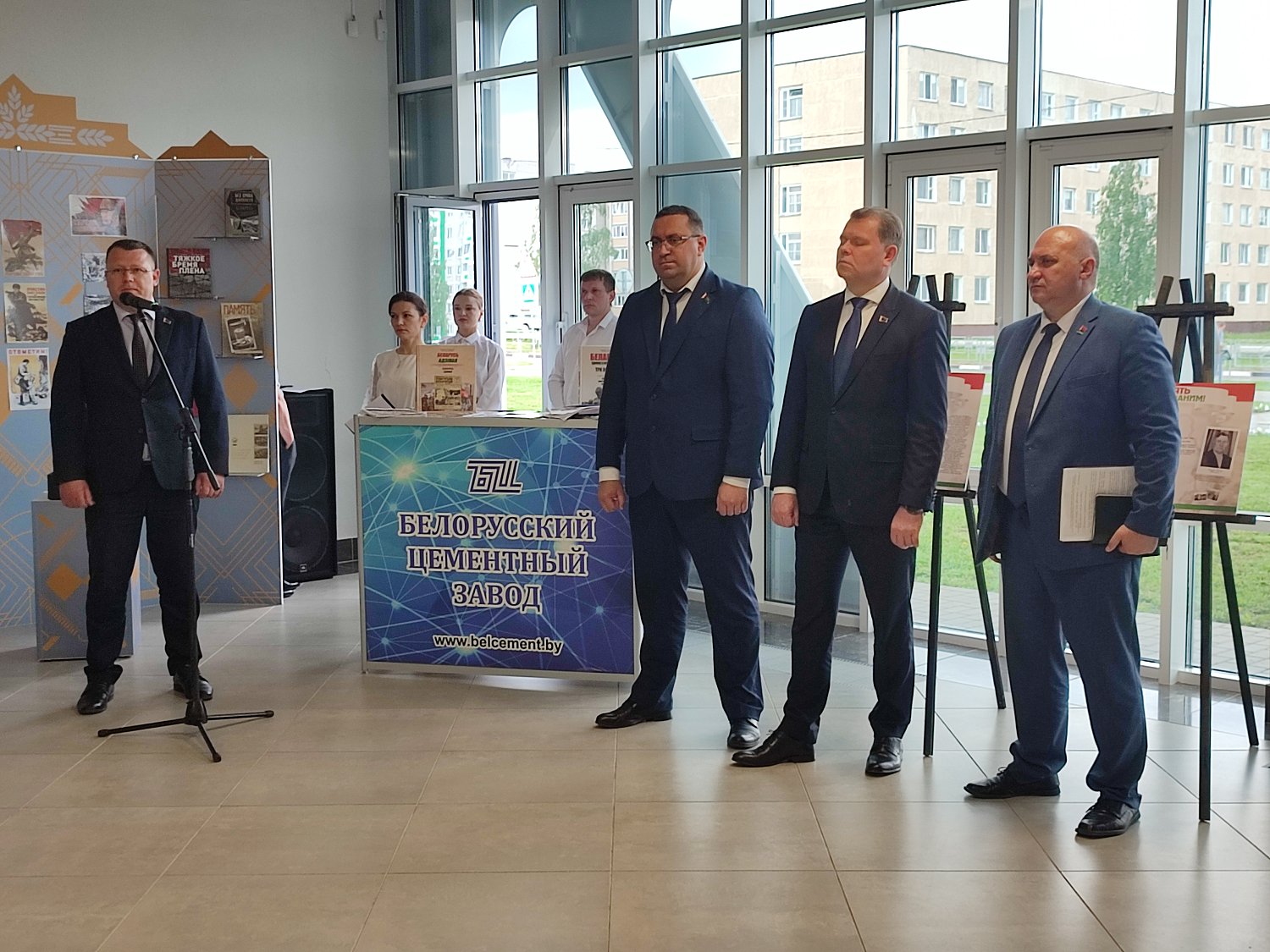 Мы память достойно храним
